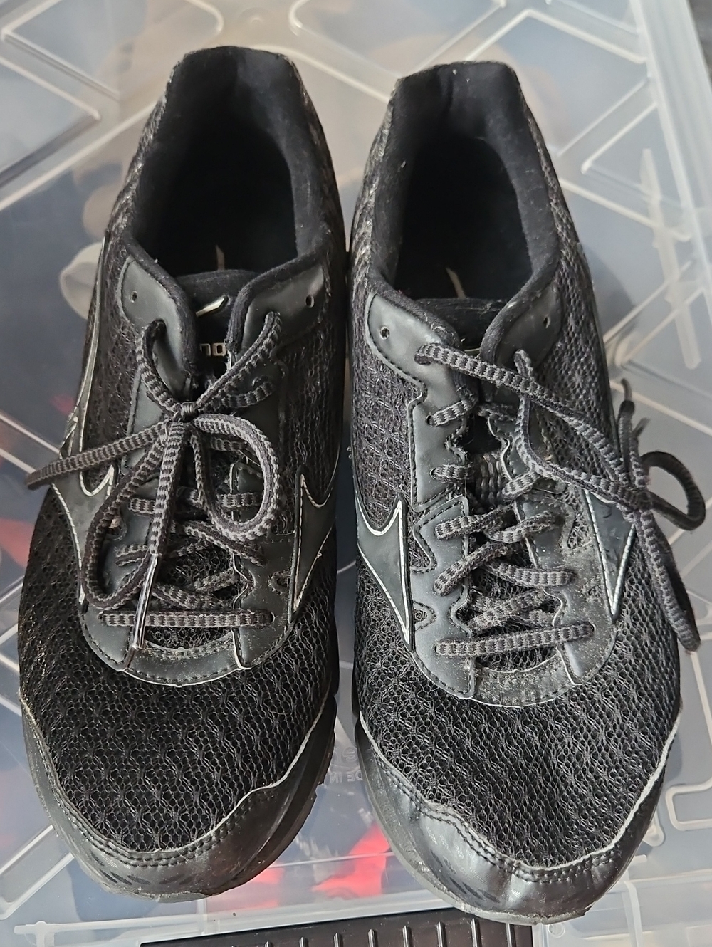 Men's Mizuno Black Athletic Running Shoes (11-3)